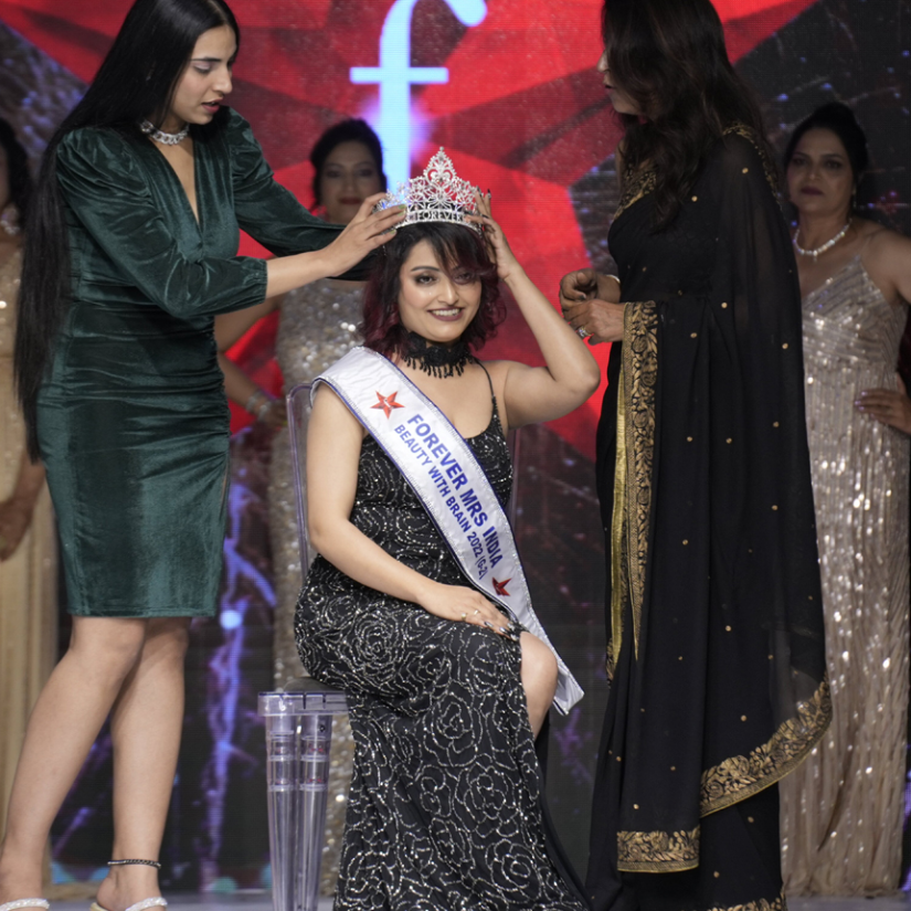 Beauty with Brain winner G-2 Category Mrs India 2022