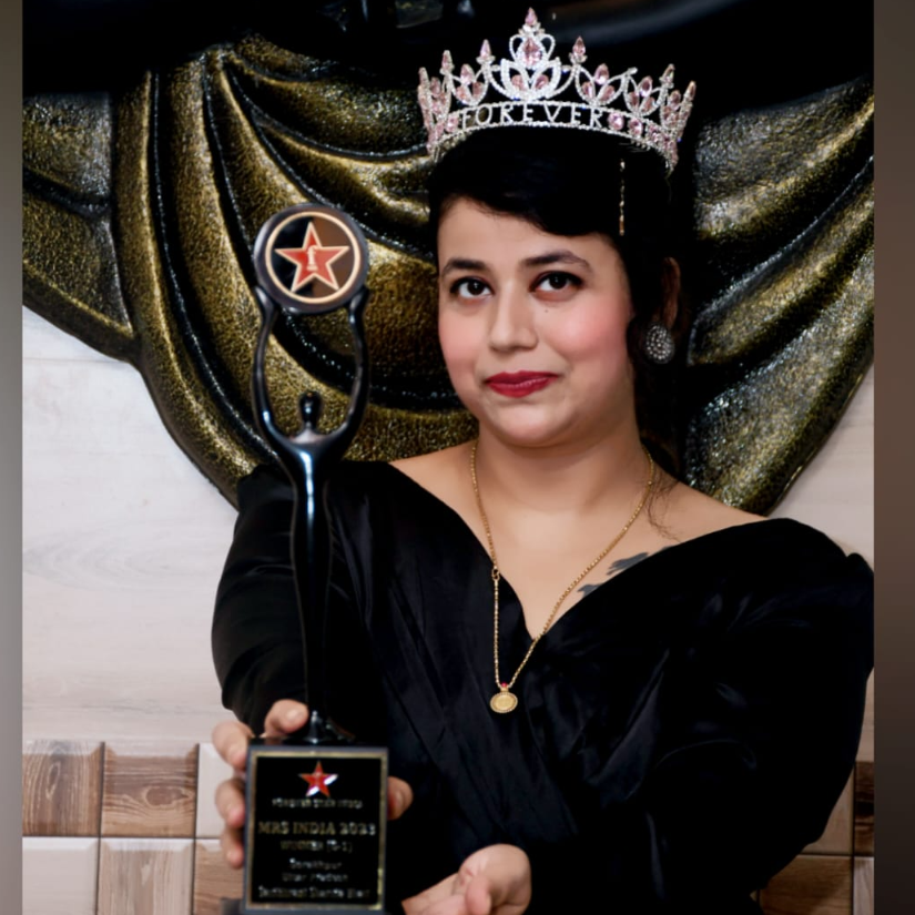 Sambhrant Sharma Bhatt Won Mrs Gorakhpur 2023 Crown