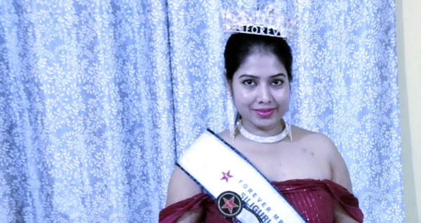 Aloka Debnath Won Mrs Siliguri 2023 Crown