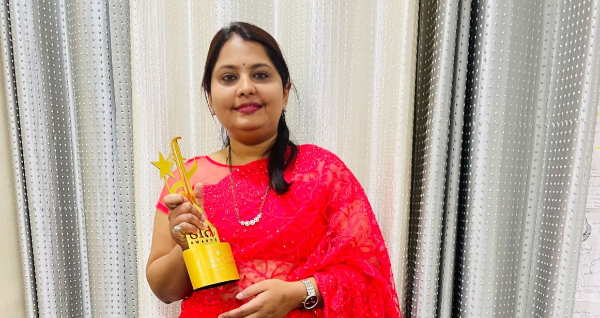 Dr Mayuri Netaji Thakare Honored as Best Business Woman in Nashik 2023