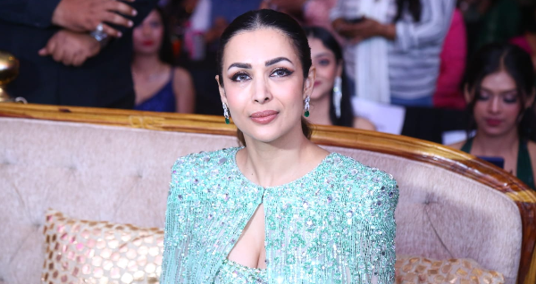 Malaika Arora honored the best achievers in the Forever Star India Award show