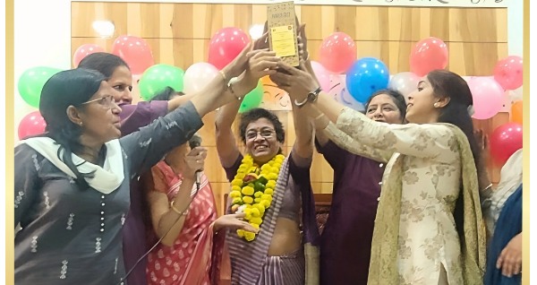 Meera Shrivastav won Super Women Award 2025
