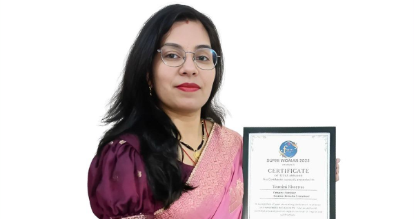 Astrologer Yamini Sharma Super Woman Award